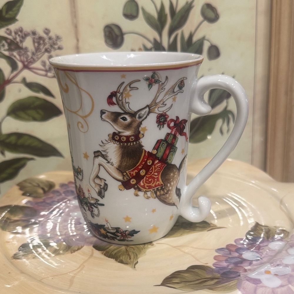 Williams Sonoma Twas the Night before Christmas Mug. Reindeer w/gold accents